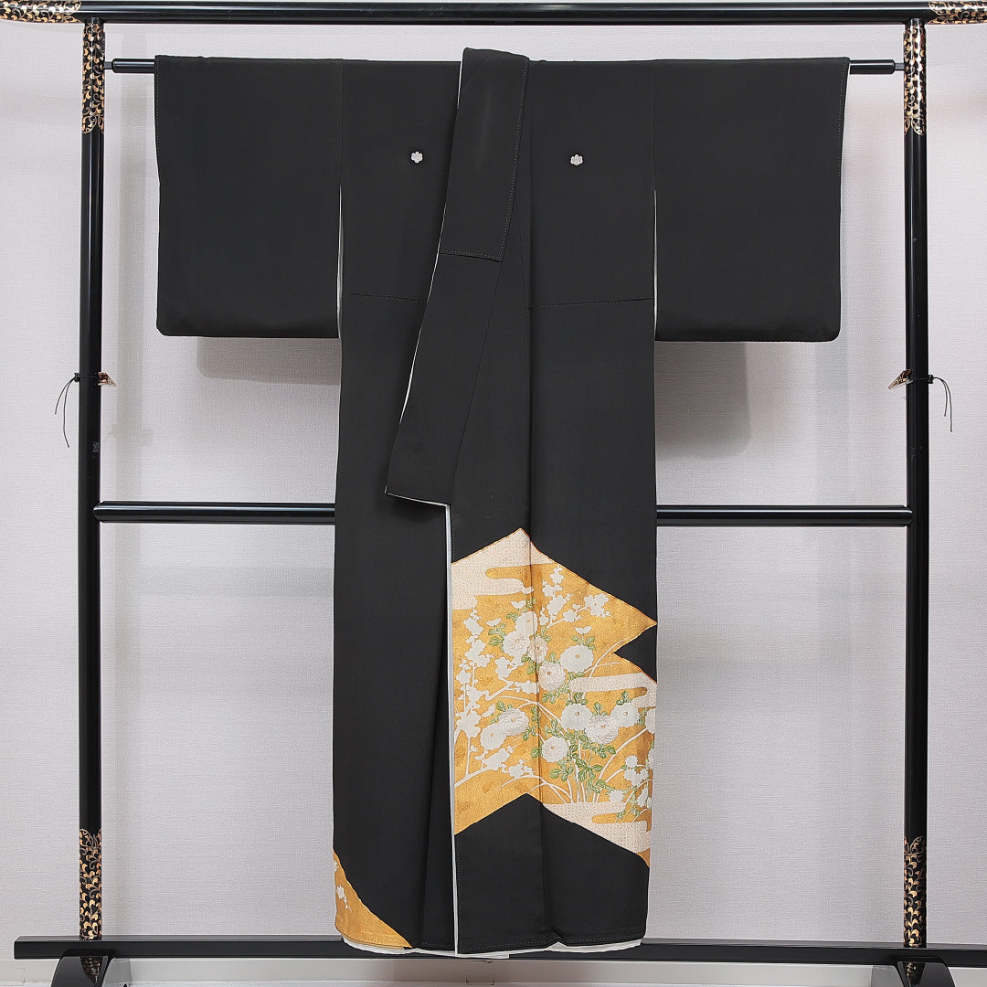 黒留袖 袷 身丈150cm 裄丈63cm 正絹 Sランク 五つ紋 (五三桐) フォーマル 広衿 Sサイズ 蘇州刺繍 比翼 菊 黒系 RP 1213-07015