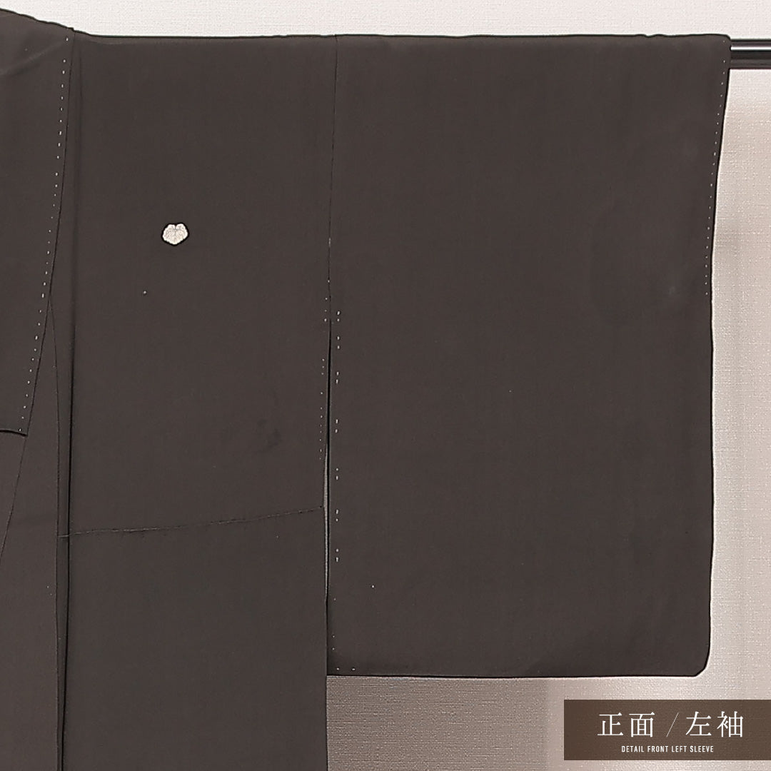 アンティーク 黒留袖 袷 身丈156cm 裄丈62cm 正絹 Aランク 五つ紋 (蔦) 広衿 Mサイズ 刺繍 鶴 黒系 RP 1213-07105