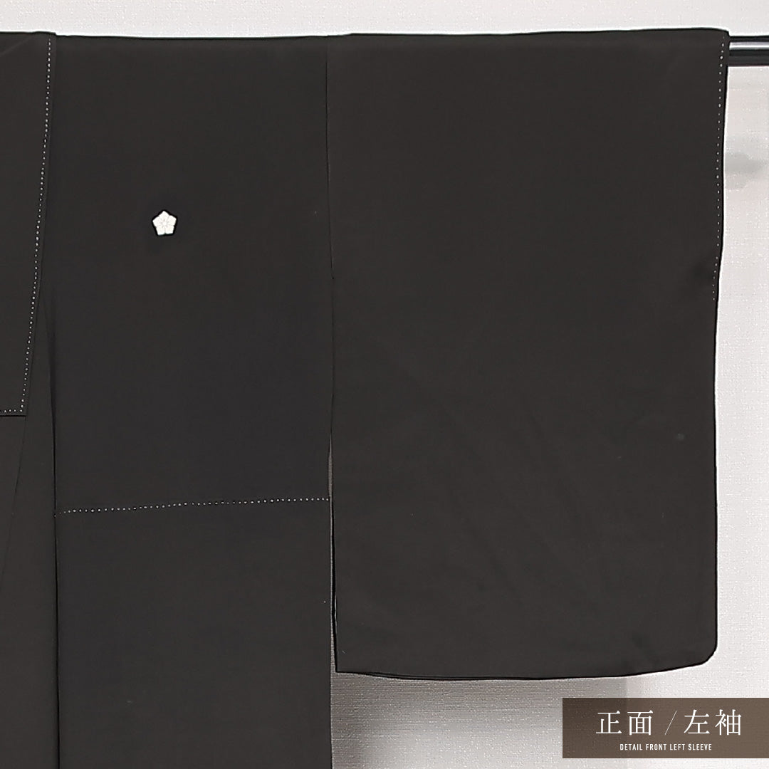 黒留袖 袷 身丈162cm 裄丈63cm 正絹 Aランク 五つ紋 (桔梗) フォーマル 広衿 Lサイズ 刺繍 比翼 流水 牡丹 黒系 RP 1213-06789