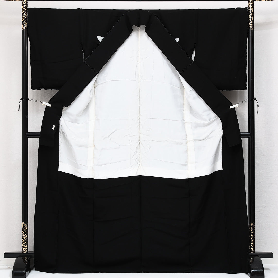 未使用品 黒紋付 五つ紋 蔦 身丈169cm 裄丈67cm Nランク 正絹 袷 広衿 XL しつけ糸 フォーマル 上品 厳か 黒系 1299-F0617