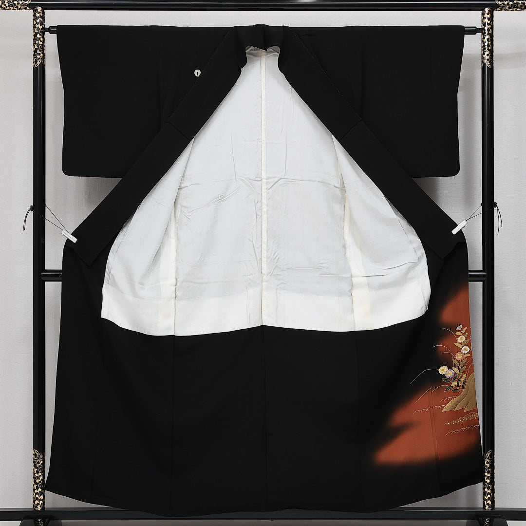 黒留袖 五つ紋 向い蝶 京友禅の巨匠 松井青々 作 身丈154cm 裄丈60.5cm Sランク 正絹 袷 広衿 S タタキ染 蘇州刺繍 石庭 フォーマル 幻想的 落ち着き 黒系 1211-F0620