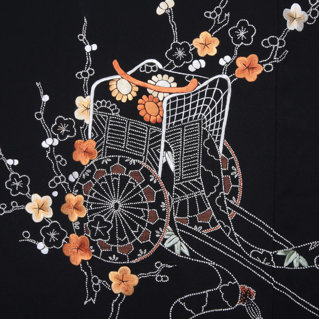 黒羽織 袷 身丈78cm 裄丈64cm 正絹 Sランク インフォーマル Mサイズ 蘇州刺繍 相良刺繍 紐あり 花車 黒系 PO 1233-05877