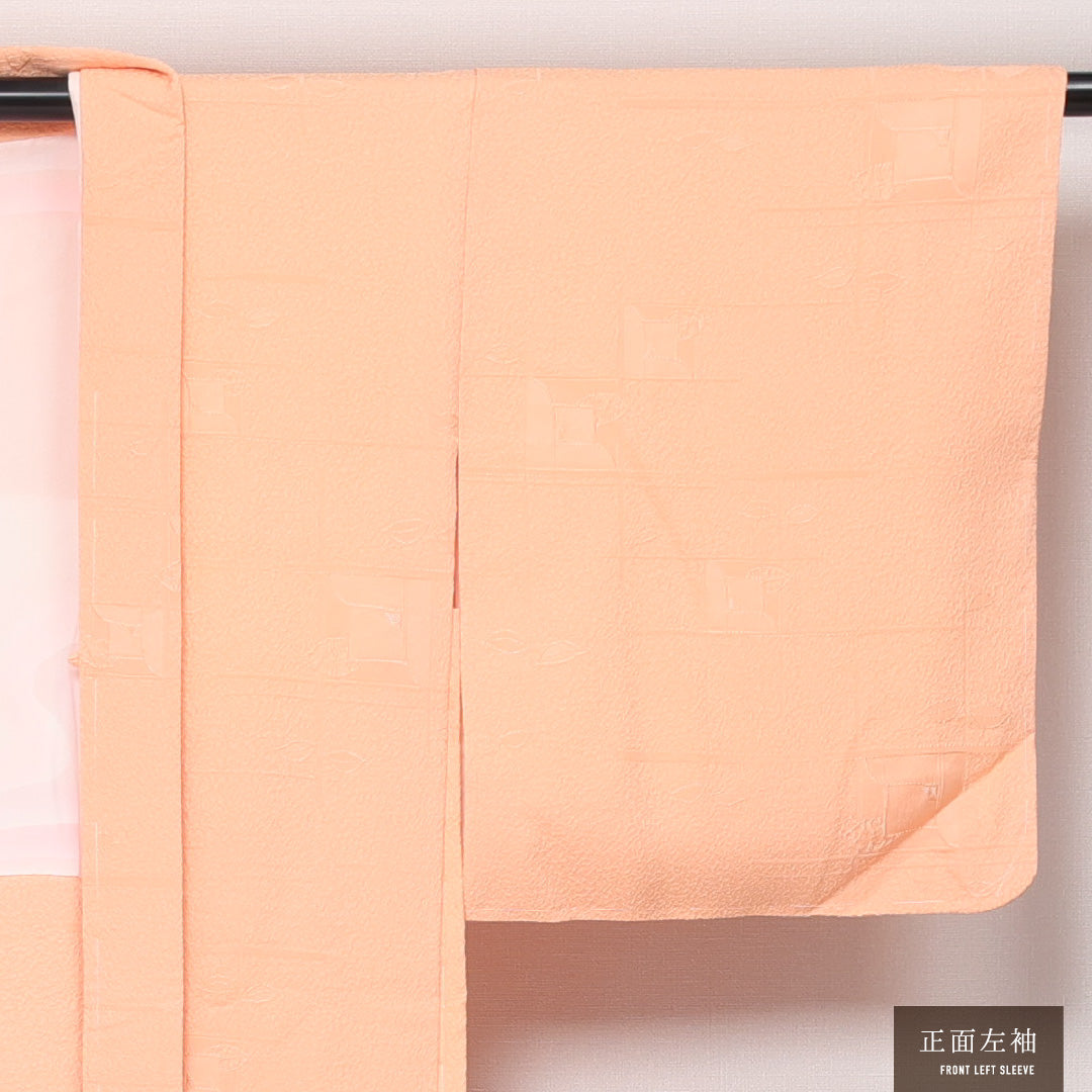 未使用品 羽織 袷 身丈83cm 裄丈64cm 正絹 Nランク 一つ紋 (剣片喰) 紋意匠 (創作柄) セミフォーマル Mサイズ ふくれ織 しつけ糸 クリーム系 RP 1232-13795