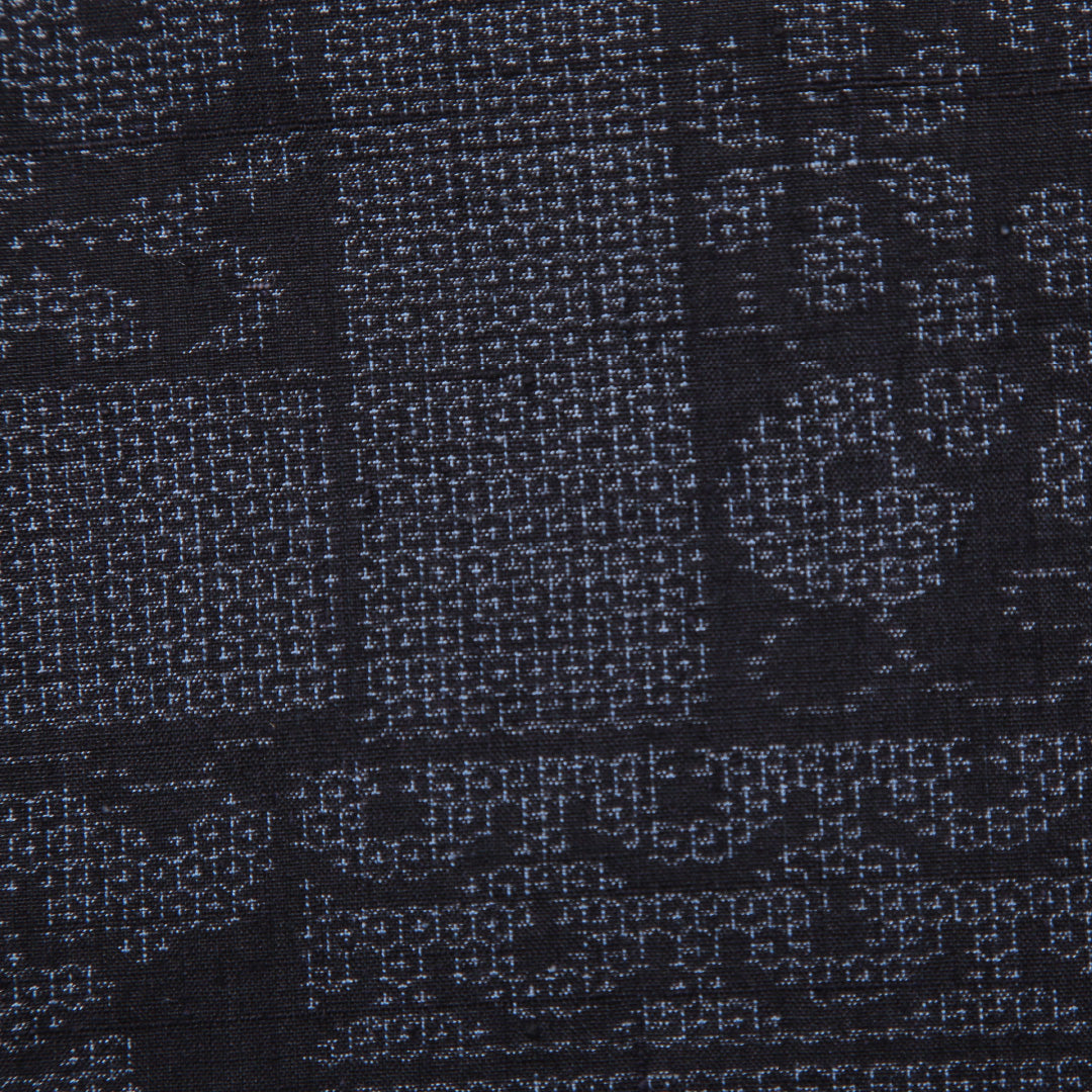 紬 袷 身丈160cm 裄丈62cm 正絹 Aランク Lサイズ バチ衿 カジュアル 十字亀甲 創作柄 紺系 1216-03563