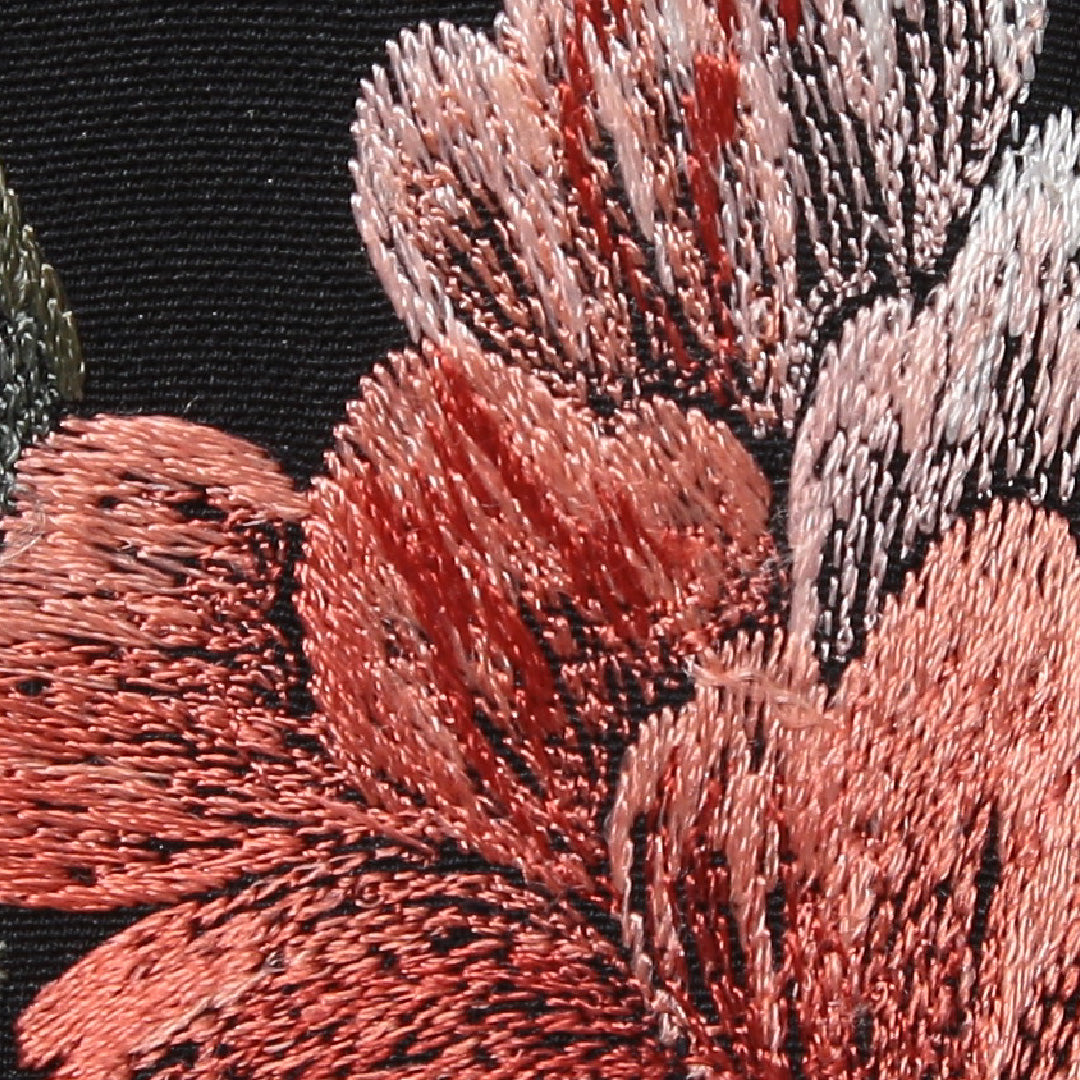 黒羽織 身丈82cm 裄丈63cm S 正絹 蘇州刺繡 牡丹 ラメ 絵羽羽織 紐あり 黒系 Sランク 1217-00812