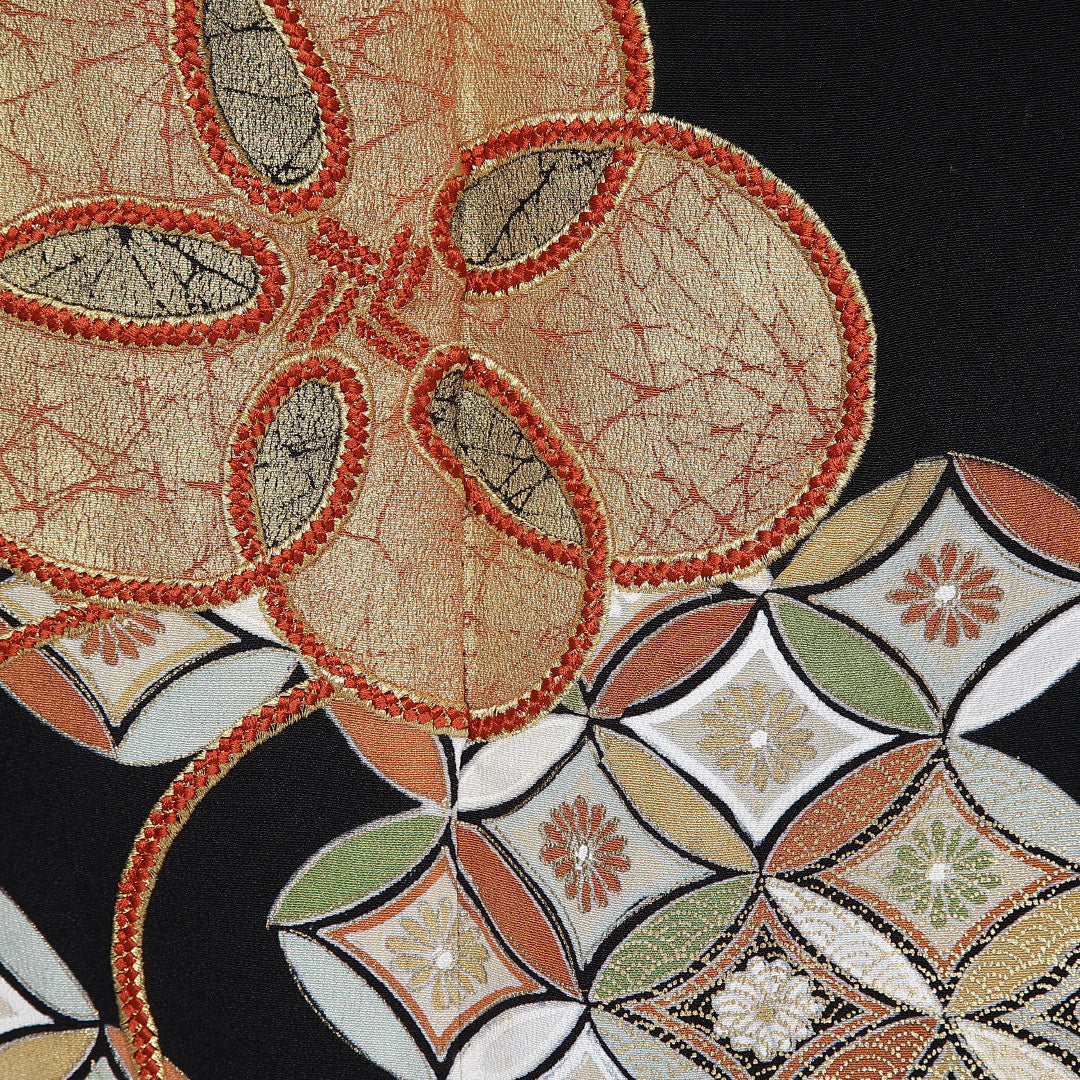 黒留袖 身丈158cm 裄丈66cm 袷 五つ紋 花菱 正絹 Bランク 広衿 七宝 金駒刺繍 1211-F0355
