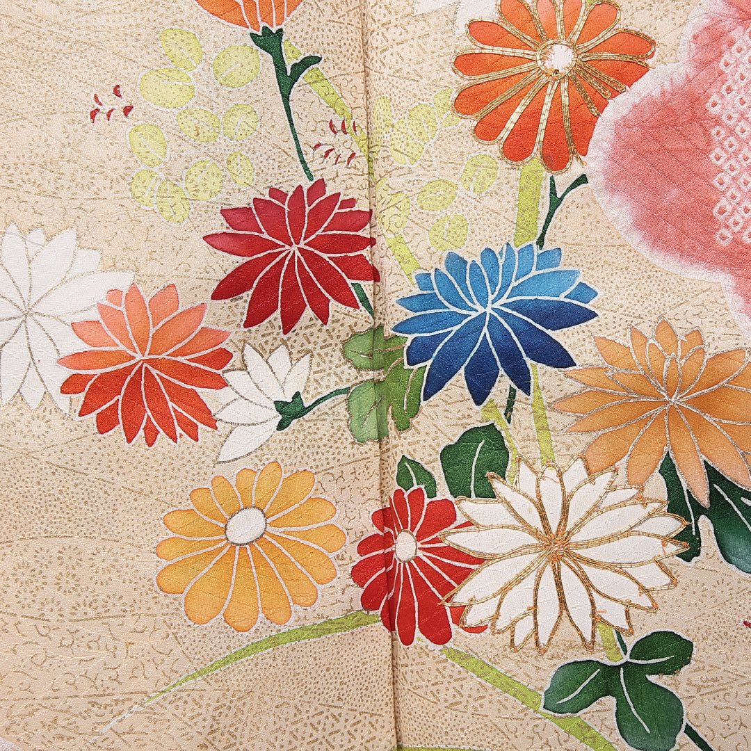 訪問着 袷 身丈151cm 裄丈60cm 正絹 Aランク セミフォーマル 広衿 Sサイズ 絞り 金駒刺繍 道長取り 菊 朱系 RP 1217-10714