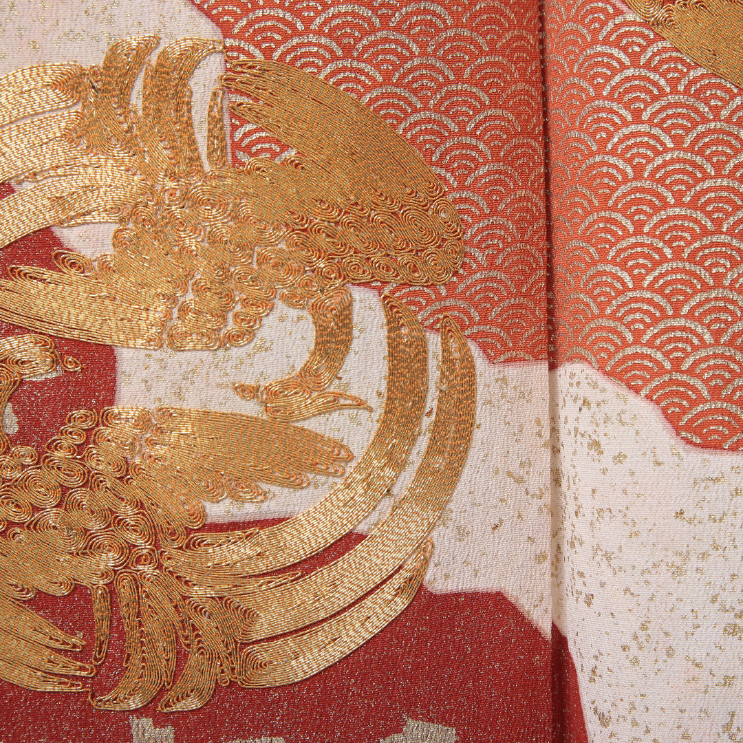 黒留袖 袷 身丈161cm 裄62cm 正絹 五つ紋 金駒刺繡 比翼仕立て 丸に剣片喰 向かい鳥 道長取り 金彩 黒系 Cランク 1211-00138