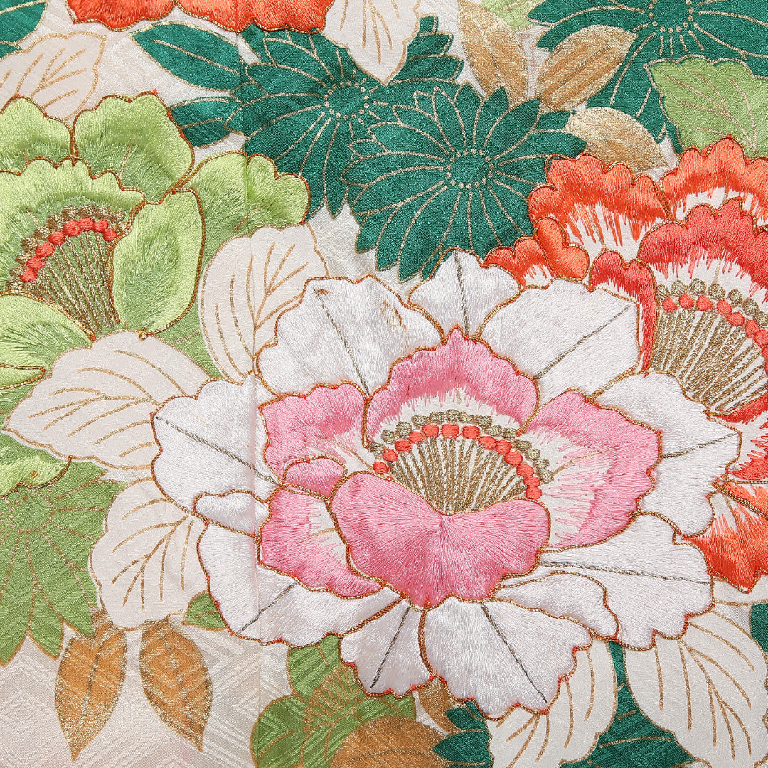 振袖 身丈157cm 裄丈64.5cm Sランク 袷 正絹 XL 広衿 ぼかし 金彩 刺繍 金駒刺繍 吉祥文様 古典柄 牡丹 花柄 朱系 1213-F0429