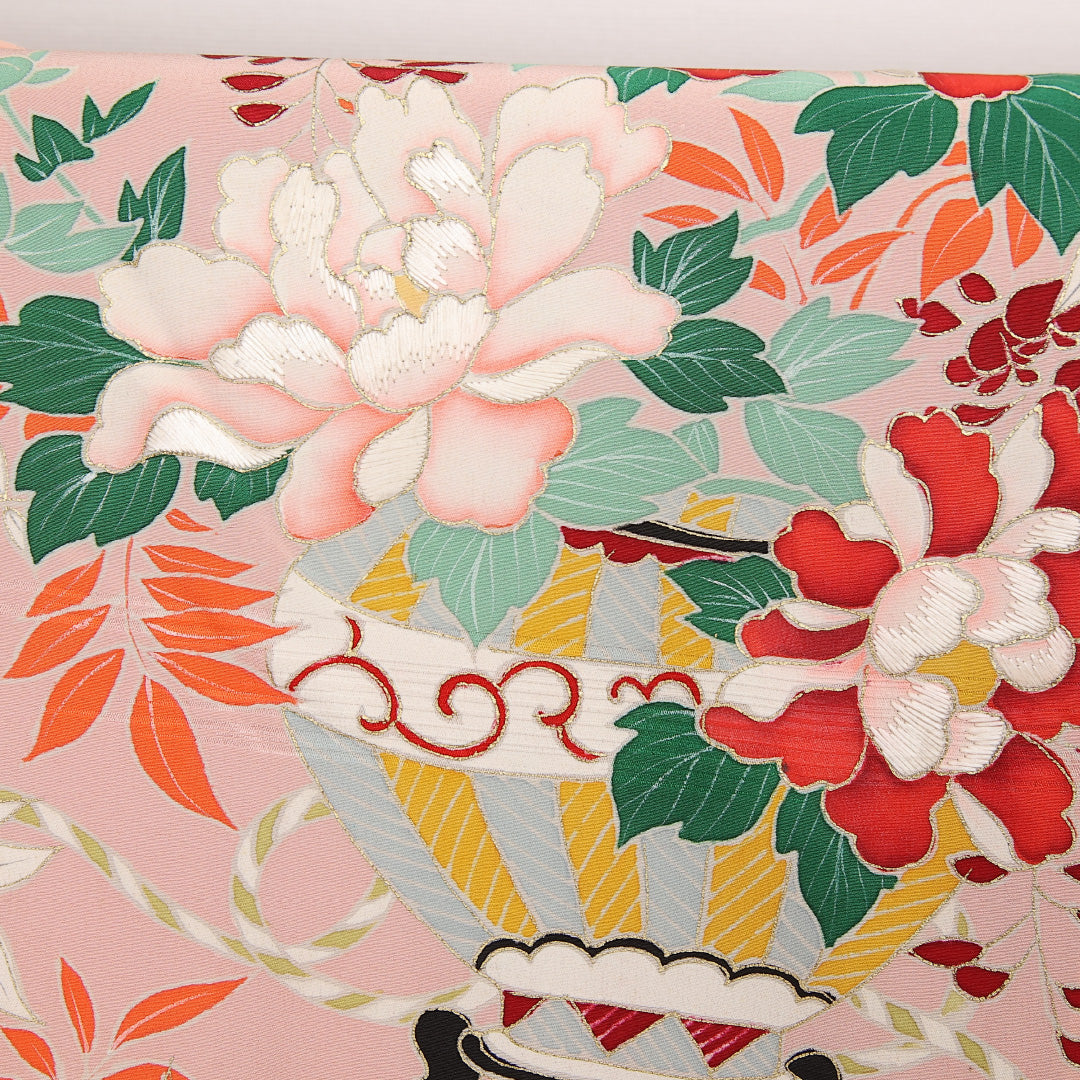 アンティーク 訪問着 袷 身丈154cm 裄丈62cm Cランク 正絹 バチ衿 Sサイズ 刺繍 花瓶 独創的 華やか ピンク系 1212-13523