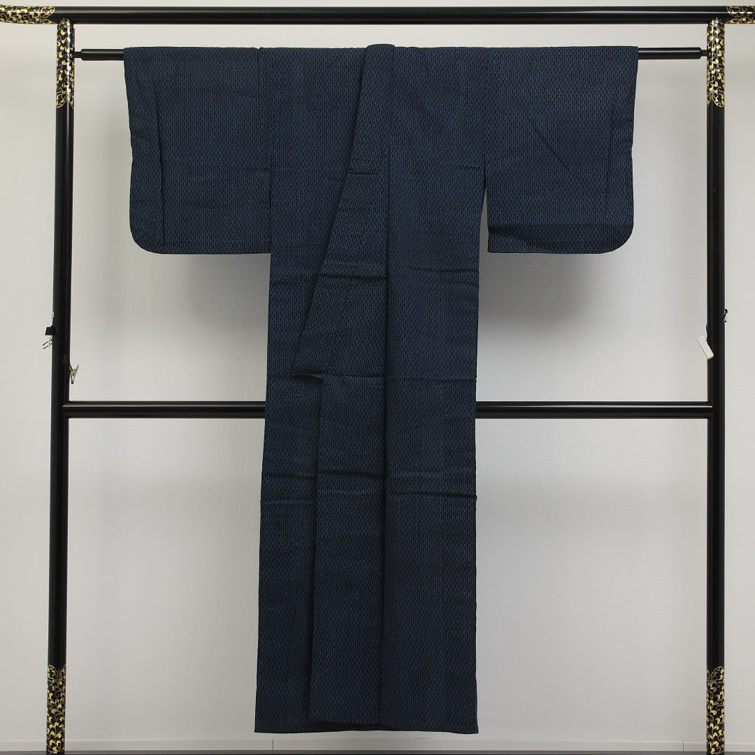 夏物 洗える着物 麻の小紋 身丈146cm 裄丈61cm 麻 Bランク インフォーマル バチ衿 Sサイズ 肩当て 立涌 紺系 RP 1221-17337