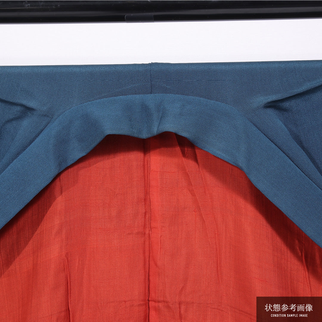 アンティーク 黒留袖 袷 身丈140cm 裄丈61cm 正絹 Dランク 三つ紋 (揚羽蝶) バチ衿 XSサイズ 刺繍 百合 青系 RP 1213-06685