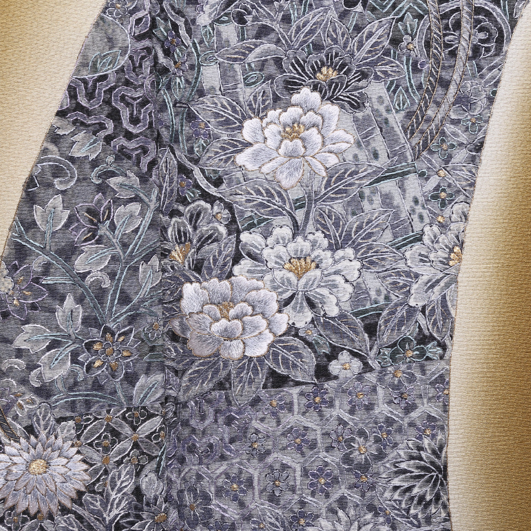 訪問着 袷 身丈163cm 裄丈65cm 正絹 賢三 Sランク Lサイズ 広衿 セミフォーマル 唐草華文 牡丹 蘇州刺繍 作家物 落款 茶系 黄系 1212-04473