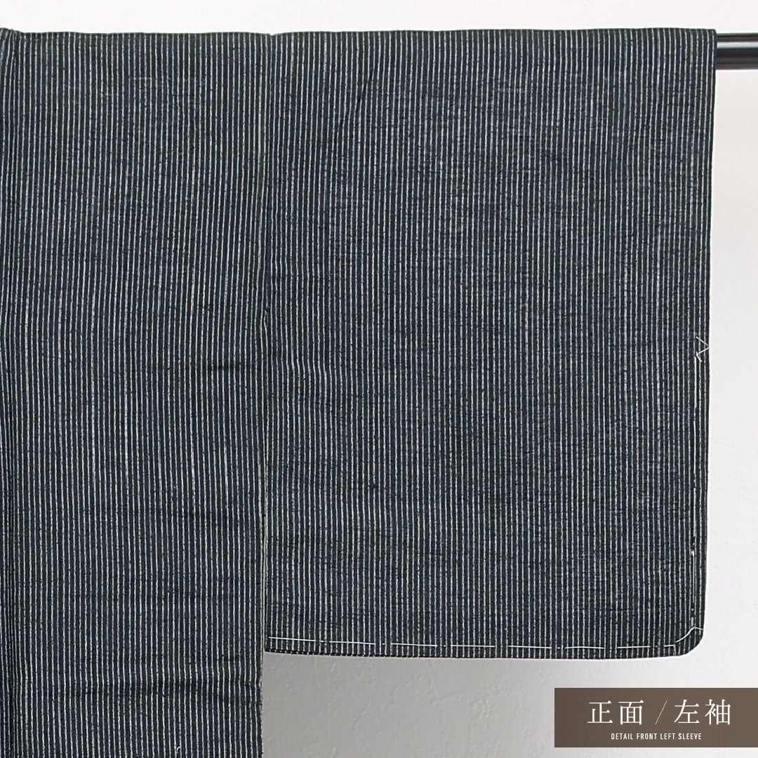 夏物 紬 夏紬 身丈147cm 裄丈59cm 正絹 Sランク カジュアル バチ衿 Mサイズ 縞 紺系 RP 1223-17295