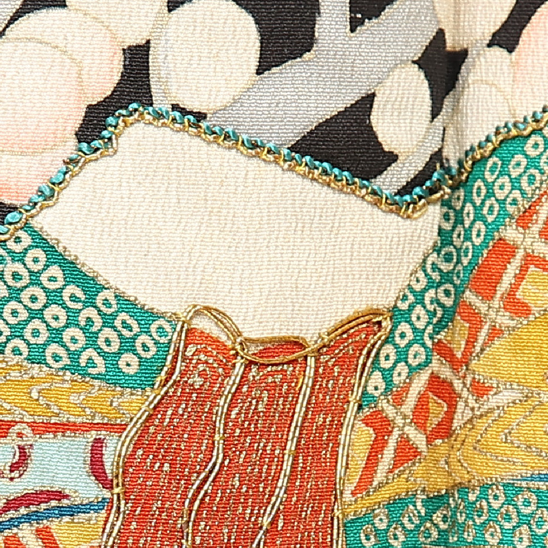 アンティーク 黒留袖 五つ紋 蔦 身丈159cm 裄丈63cm Aランク 正絹 広衿 M 金駒刺繍 吉祥文様 梅 古典的 華やか 黒系 1211-F0532
