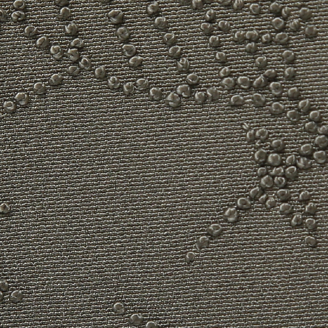 付下げ 袷 身丈159cm 裄68cm 正絹 三つ紋 色無地 相良刺繡 三つ巴 麴塵 Cランク 1212-00634