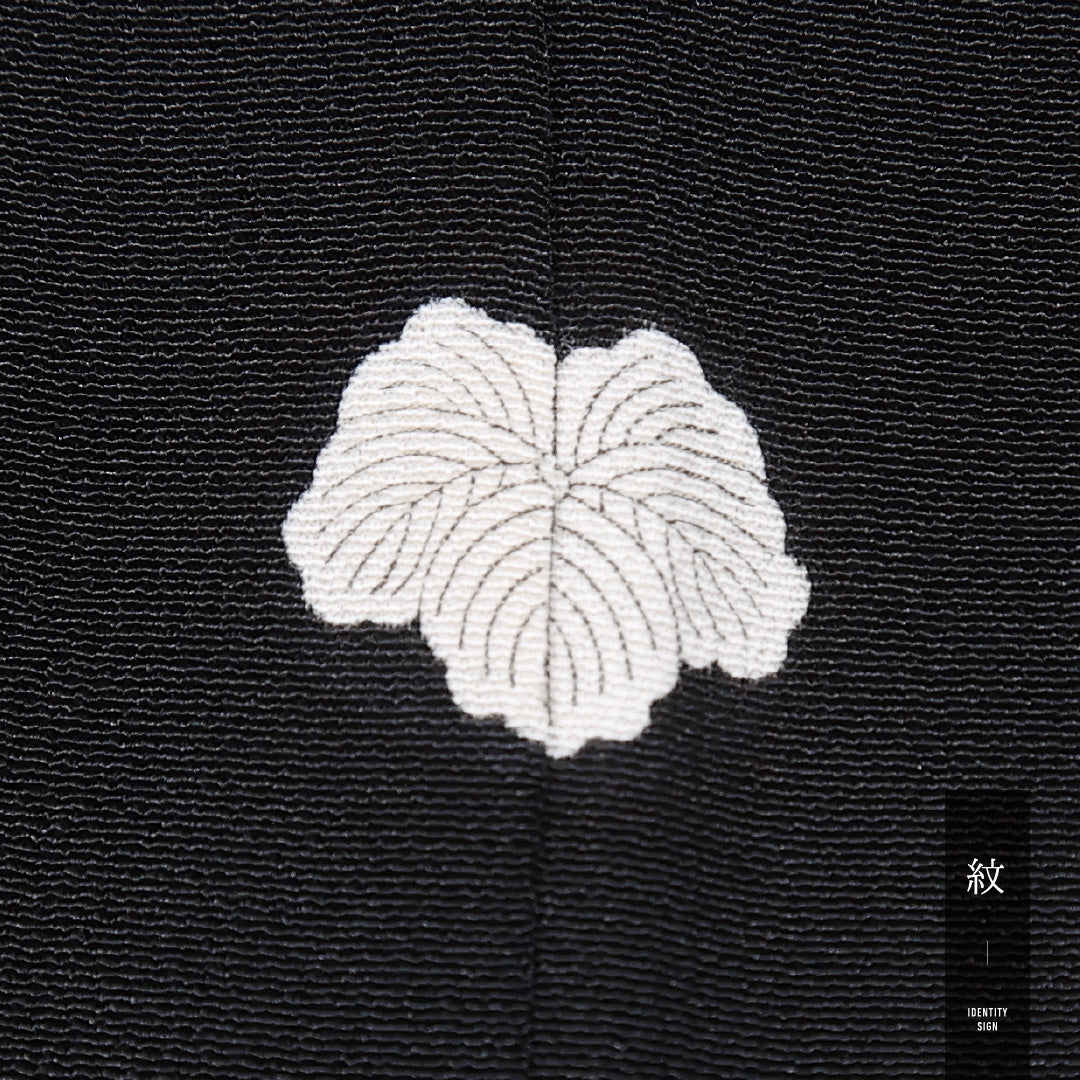 黒留袖 身丈151cm 裄丈62.5cm 袷 五つ紋 蔦 正絹 Sランク 広衿 鶴 松 刺繍 比翼仕立て 1211-F0420