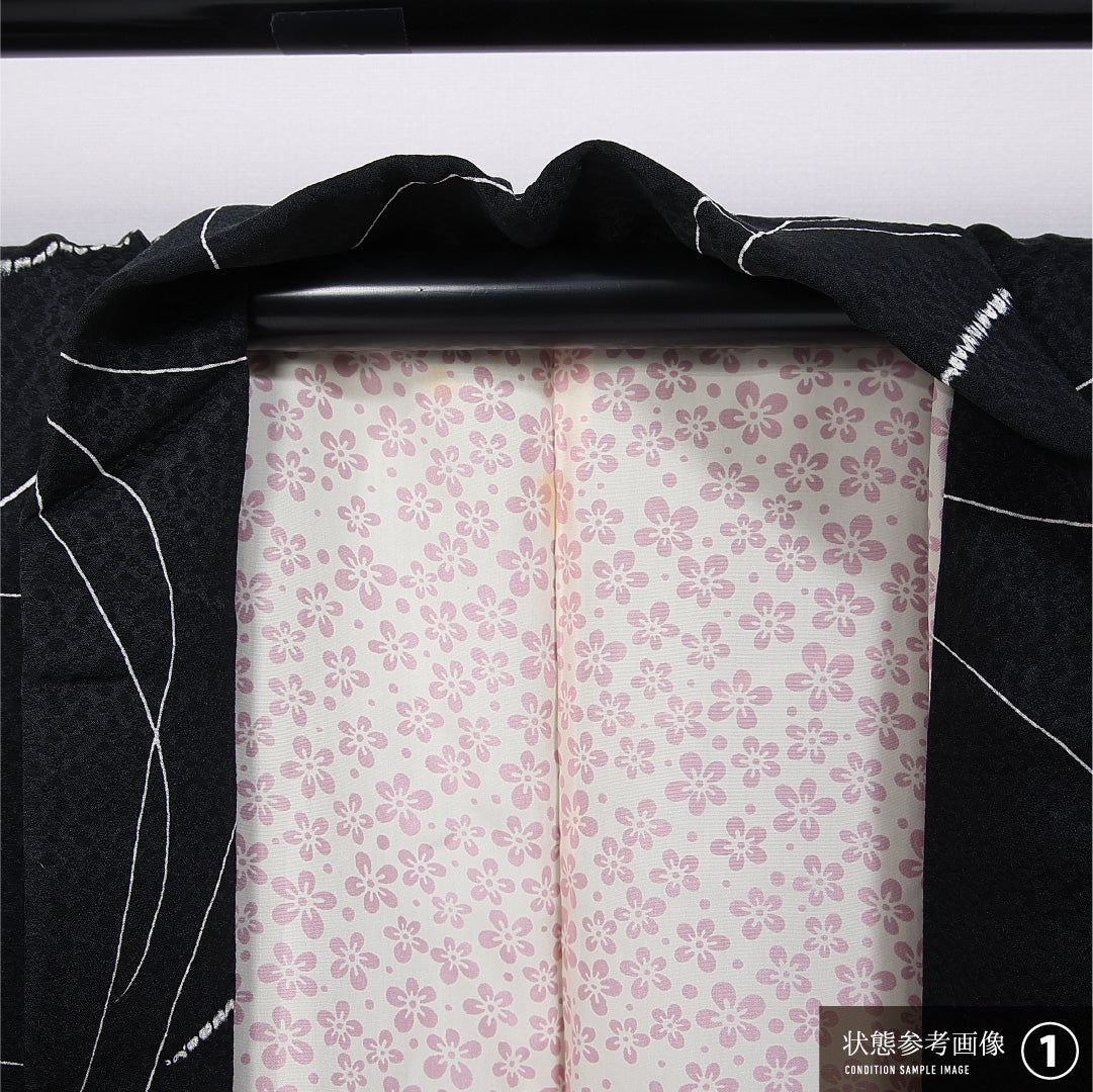 黒羽織 袷 身丈79cm 裄丈63cm 正絹 Aランク インフォーマル Sサイズ 紐あり 創作柄 黒系 M4 1233-11126