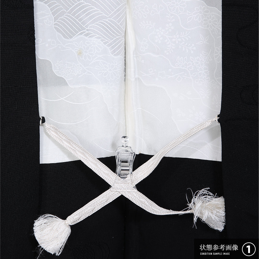 黒羽織 袷 身丈78cm 裄丈63cm 正絹 Sランク 一つ紋 (三つ葉葵) セミフォーマル Sサイズ 紐あり 無地 黒系 RP 1233-11124