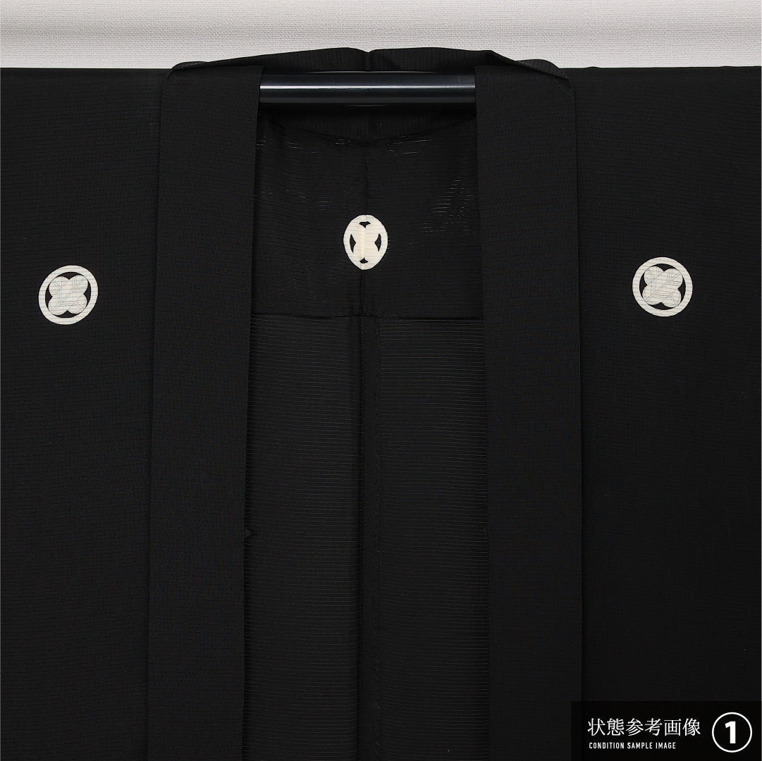 夏物 羽織 男性用 絽 身丈103cm 裄丈66cm 正絹 Aランク 五つ紋 (丸に違い鷹の羽) フォーマル Sサイズ 無地 黒系 RP 1235-13695
