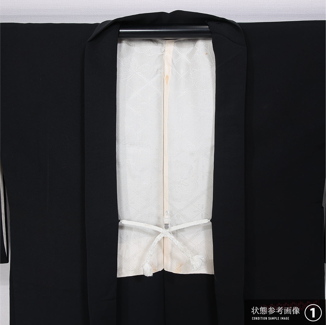 黒羽織 袷 身丈78cm 裄丈63cm 正絹 Aランク 一つ紋 (蔦) セミフォーマル Sサイズ 刺繍 紐あり 源氏車 黒系 M4 1233-11125