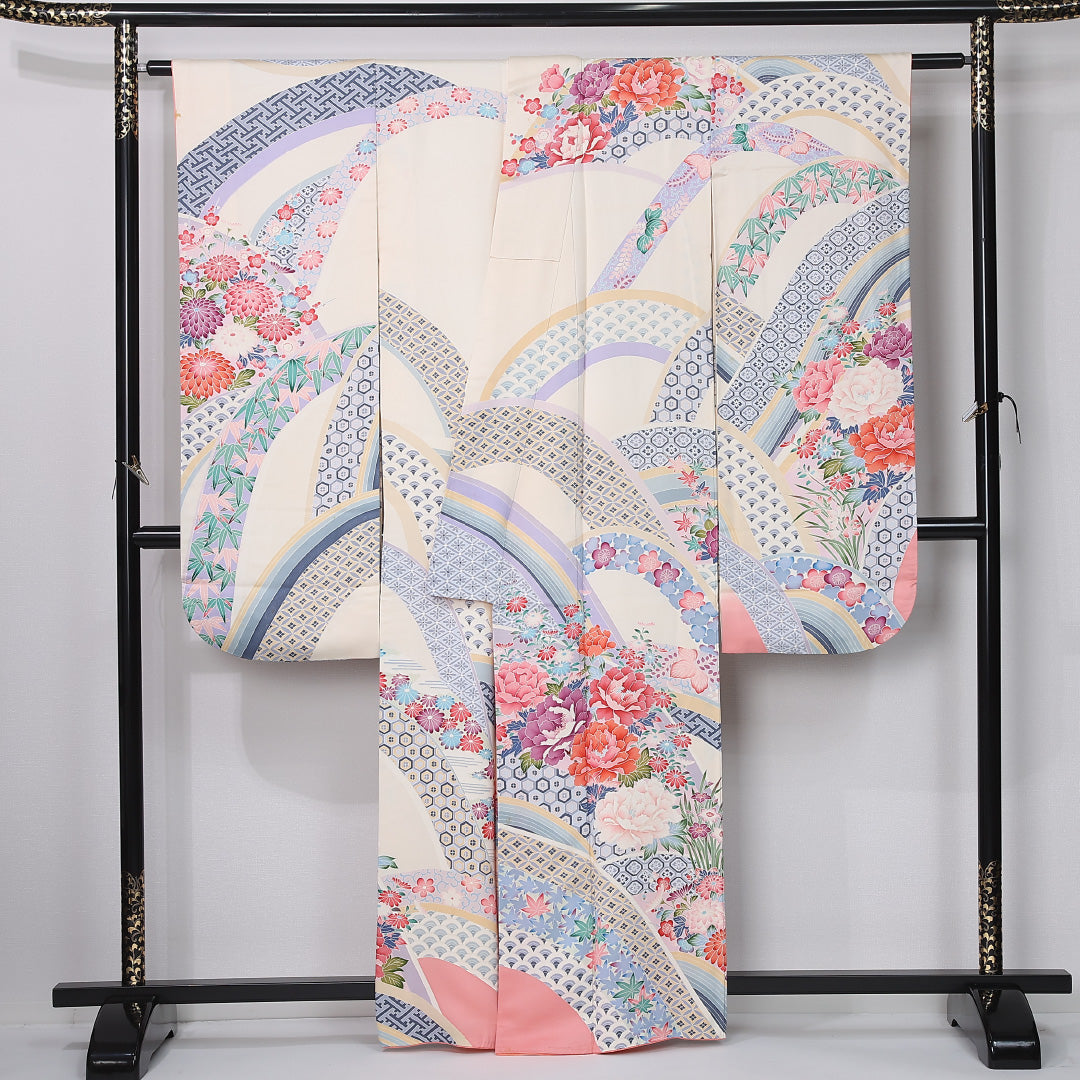 振袖 袷 身丈163cm 裄丈63cm 正絹 Bランク フォーマル 広衿 Lサイズ 牡丹 紅葉 吉祥文様 クリーム系 RP 1215-06740