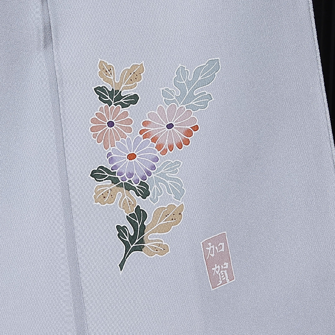 色無地 袷 身丈154cm 裄丈61cm 正絹 Bランク 一つ紋 紋意匠 (花柄) セミフォーマル 広衿 Sサイズ 加賀友禅 藤村加泉 作家物 落款 無地 グレー系 RP 1219-11221