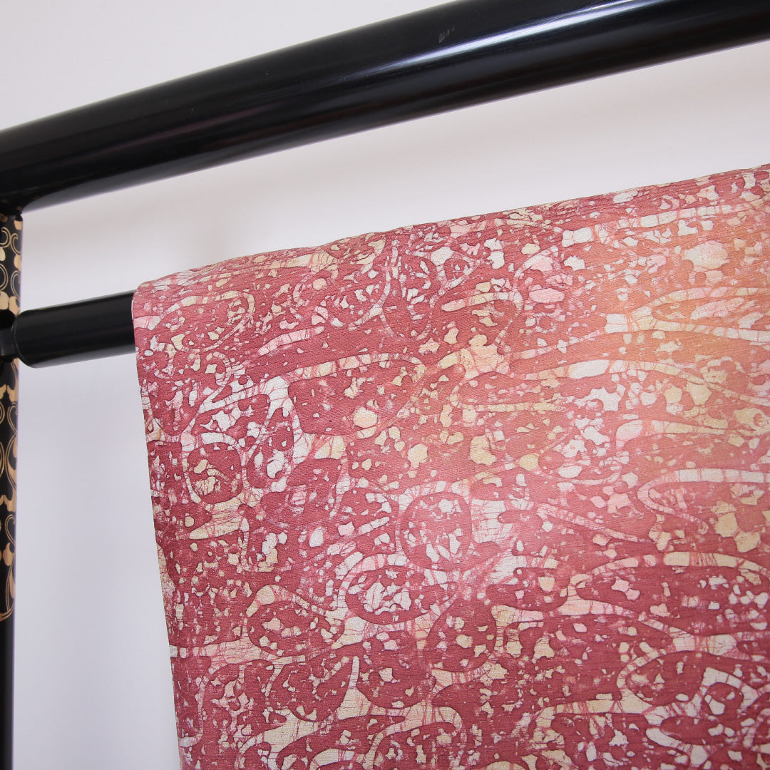 羽織 袷 身丈79cm 裄丈62cm 正絹 Aランク Sサイズ カジュアル 紐あり 創作柄 ピンク系 1217-05942