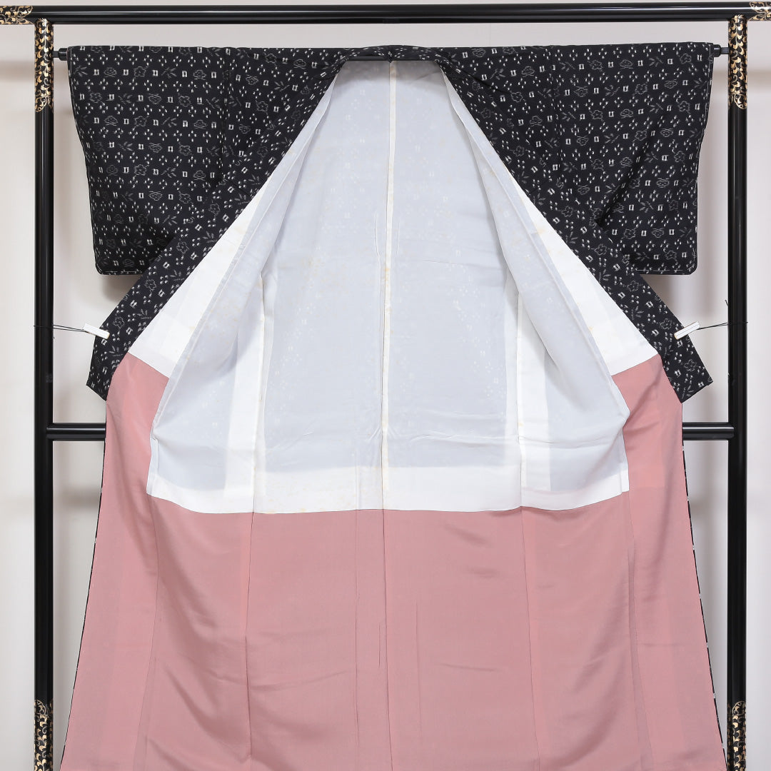 紬 袷 身丈160cm 裄丈64cm 正絹 Aランク カジュアル バチ衿 Lサイズ 松竹梅 黒系 RP 1223-03166