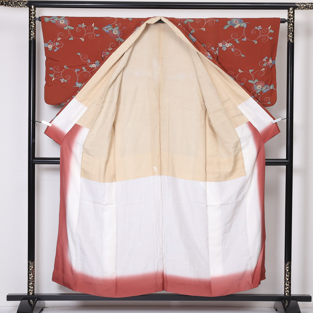 小紋 袷 身丈154cm 裄丈63cm 正絹 Bランク Sサイズ 広衿 インフォーマル ちりめん 唐菊 牡丹 朱系 1215-01894