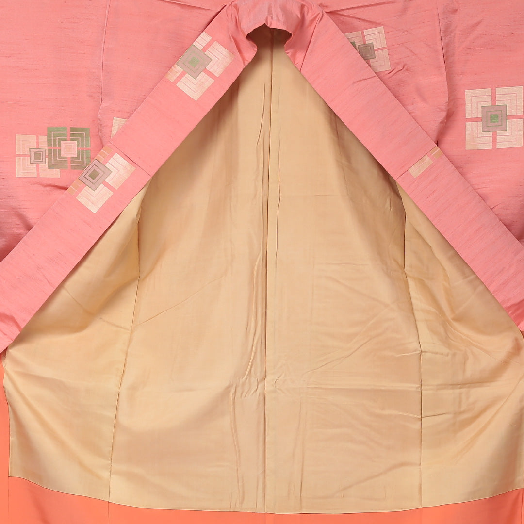 紬(飯田紬) 袷 身丈162cm 裄丈63cm 正絹 Aランク Lサイズ 広衿 インフォーマル しつけ糸 ピンク系 1216-03055