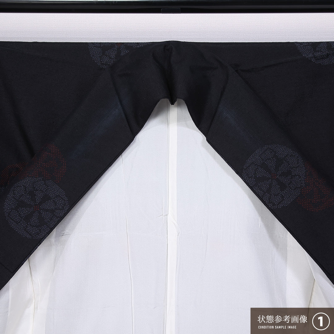 真綿紬 袷 身丈154cm 裄丈62cm 正絹 Aランク カジュアル 広衿 Sサイズ 源氏車 黒系 RP 1223-11306