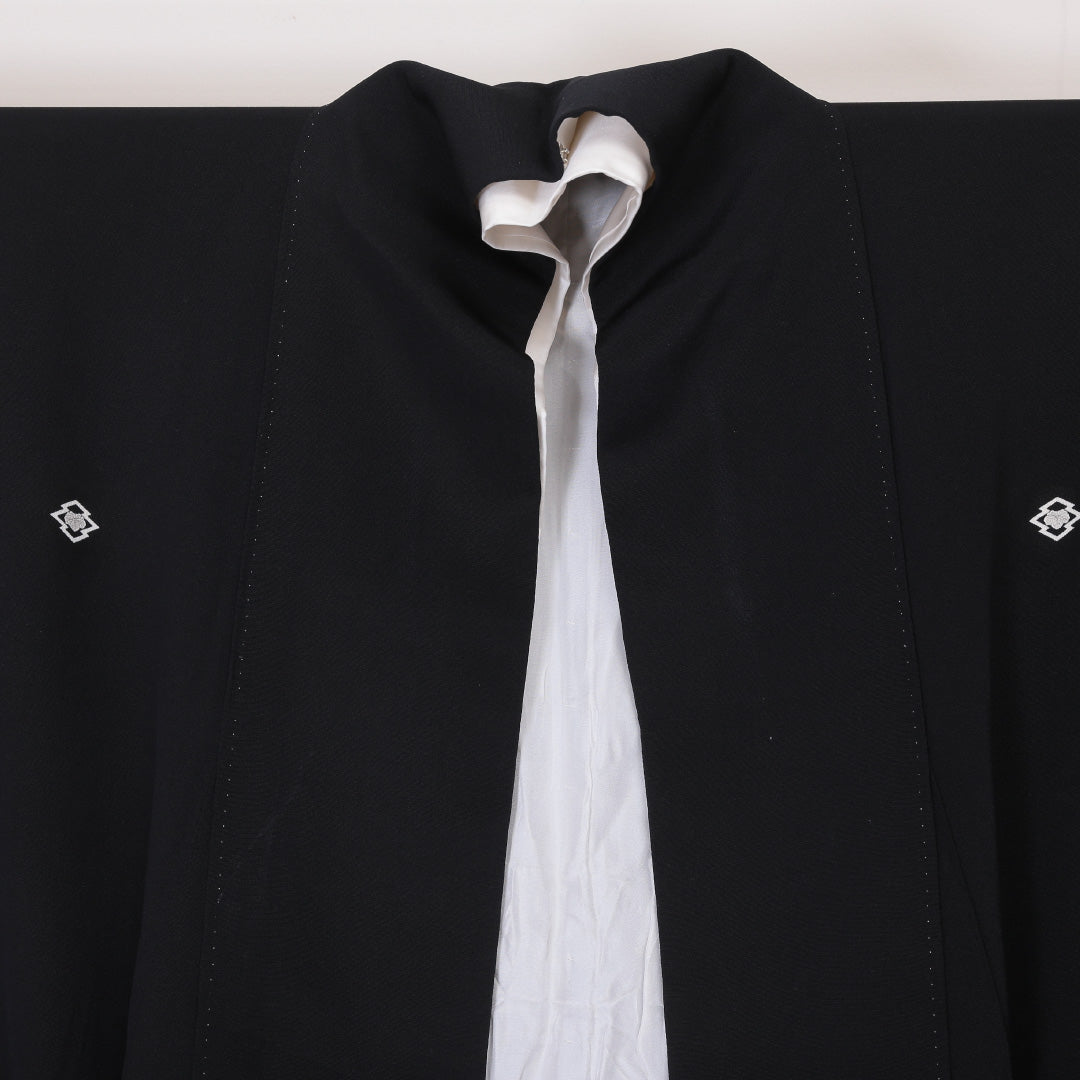 黒留袖 五つ紋 松皮菱に蔦 身丈160cm 裄丈64.5cm Sランク 正絹 袷 比翼 広衿 L 京友禅 平安絵巻 牡丹 フォーマル 黒系 1211-F0212