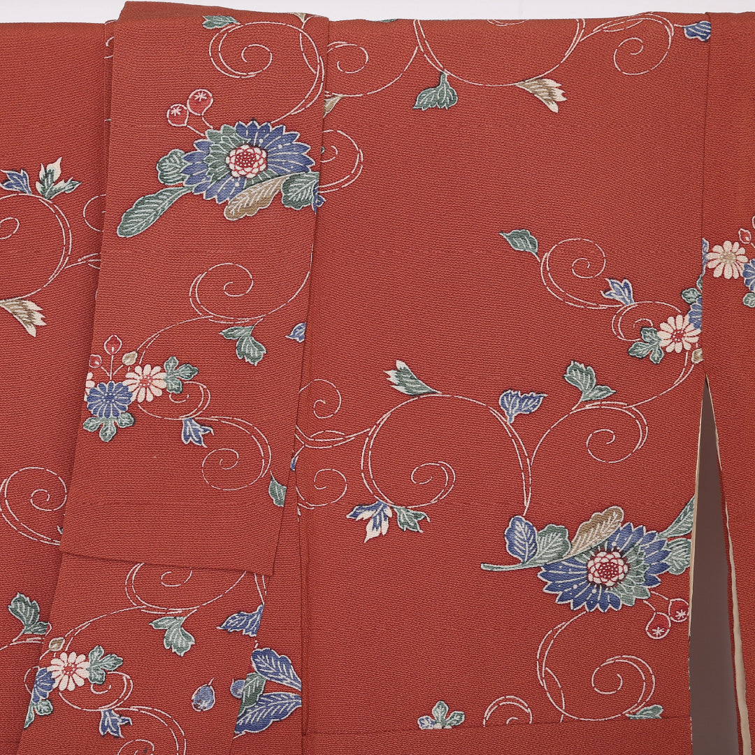 小紋 袷 身丈154cm 裄丈63cm 正絹 Bランク Sサイズ 広衿 インフォーマル ちりめん 唐菊 牡丹 朱系 1215-01894