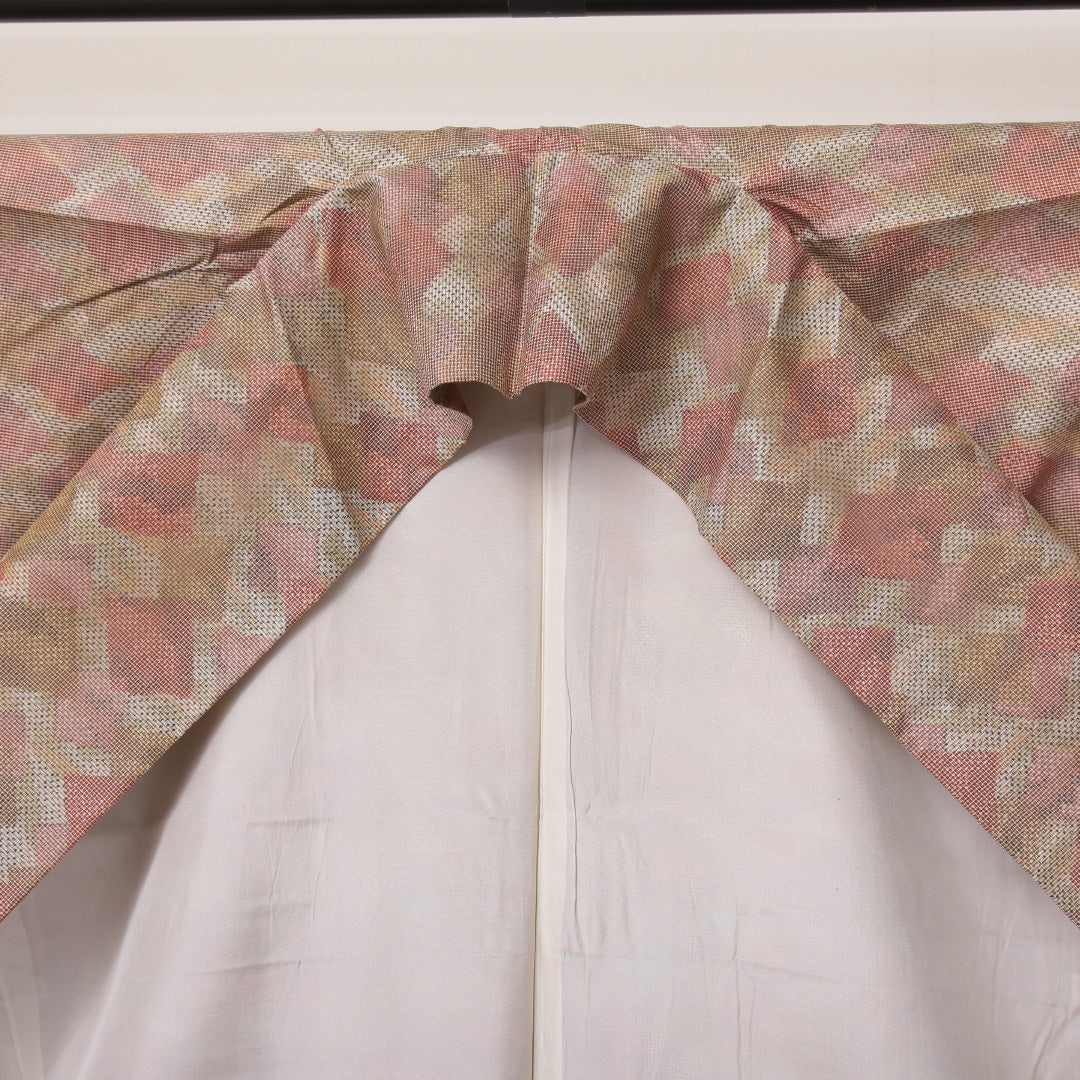 大島紬 袷 身丈150cm 裄丈63cm 正絹 Cランク インフォーマル 広衿 Sサイズ 松皮菱 ピンク系 LP 1223-03629