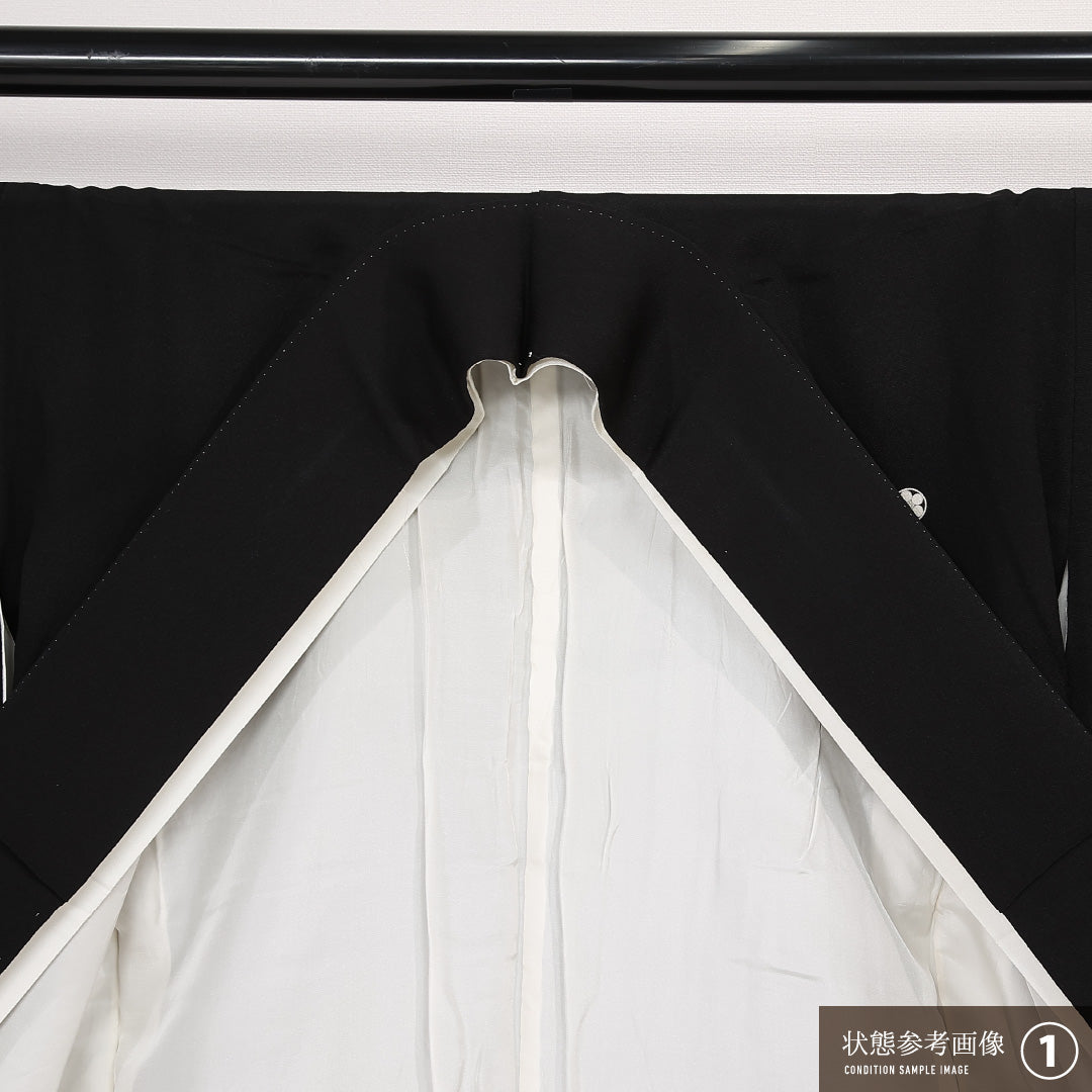 黒留袖 五つ紋 丸に梅鉢 身丈154cm 裄丈61.5cm Sランク ポリエステル 洗える着物 袷 比翼 広衿 S 金駒刺繍 御所車 フォーマル 古典的 華やか 黒系 1211-F0546