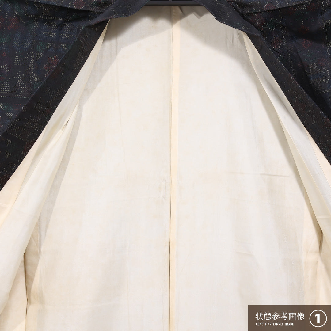大島紬 袷 身丈153cm 裄丈64cm 正絹 Aランク インフォーマル 広衿 Sサイズ 蜀江 黒系 M4 1223-11618