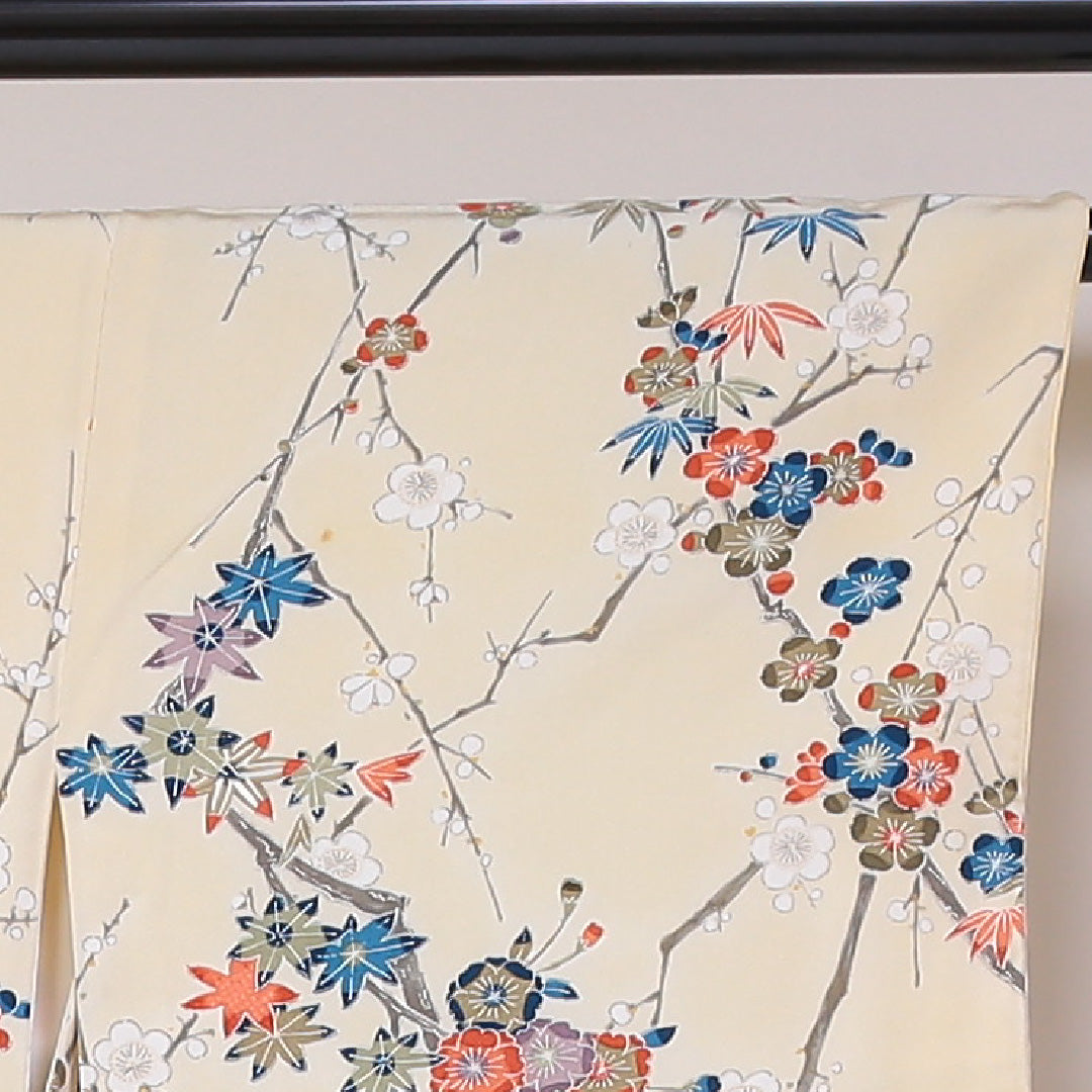 小紋 袷 身丈153cm 裄64cm クリーム系 梅 笠松 笹 紅葉 型染め 正絹 Aランク 1215-01771-3215