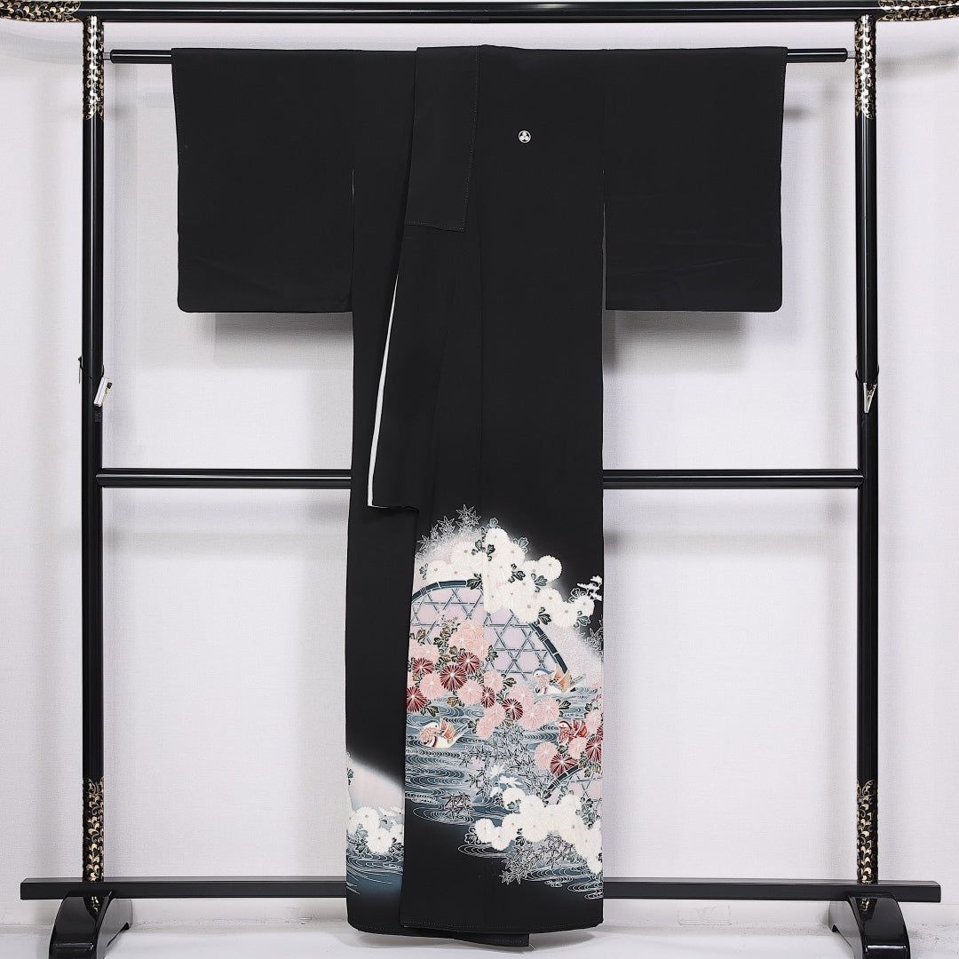 黒留袖 袷 身丈158cm 裄丈65cm 正絹 Aランク 五つ紋 (丸に三ッ星) フォーマル 広衿 Mサイズ 京友禅 比翼 鴛鴦 光悦垣 流水 黒系 M4 1213-06577