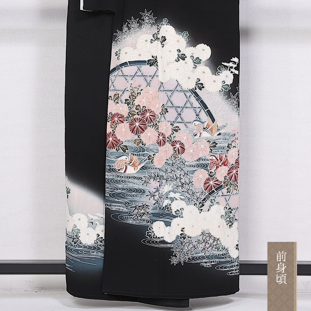 黒留袖 袷 身丈158cm 裄丈65cm 正絹 Aランク 五つ紋 (丸に三ッ星) フォーマル 広衿 Mサイズ 京友禅 比翼 鴛鴦 光悦垣 流水 黒系 M4 1213-06577