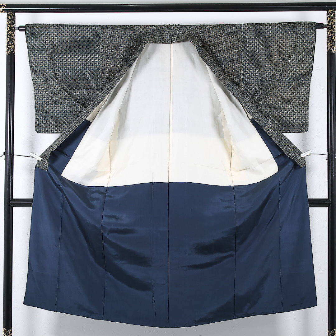 男着物 (紬) 袷 身丈136cm 裄丈63cm 正絹 Sランク インフォーマル 棒衿 Mサイズ 後染め 丸文 茶系 RP 1224-17366