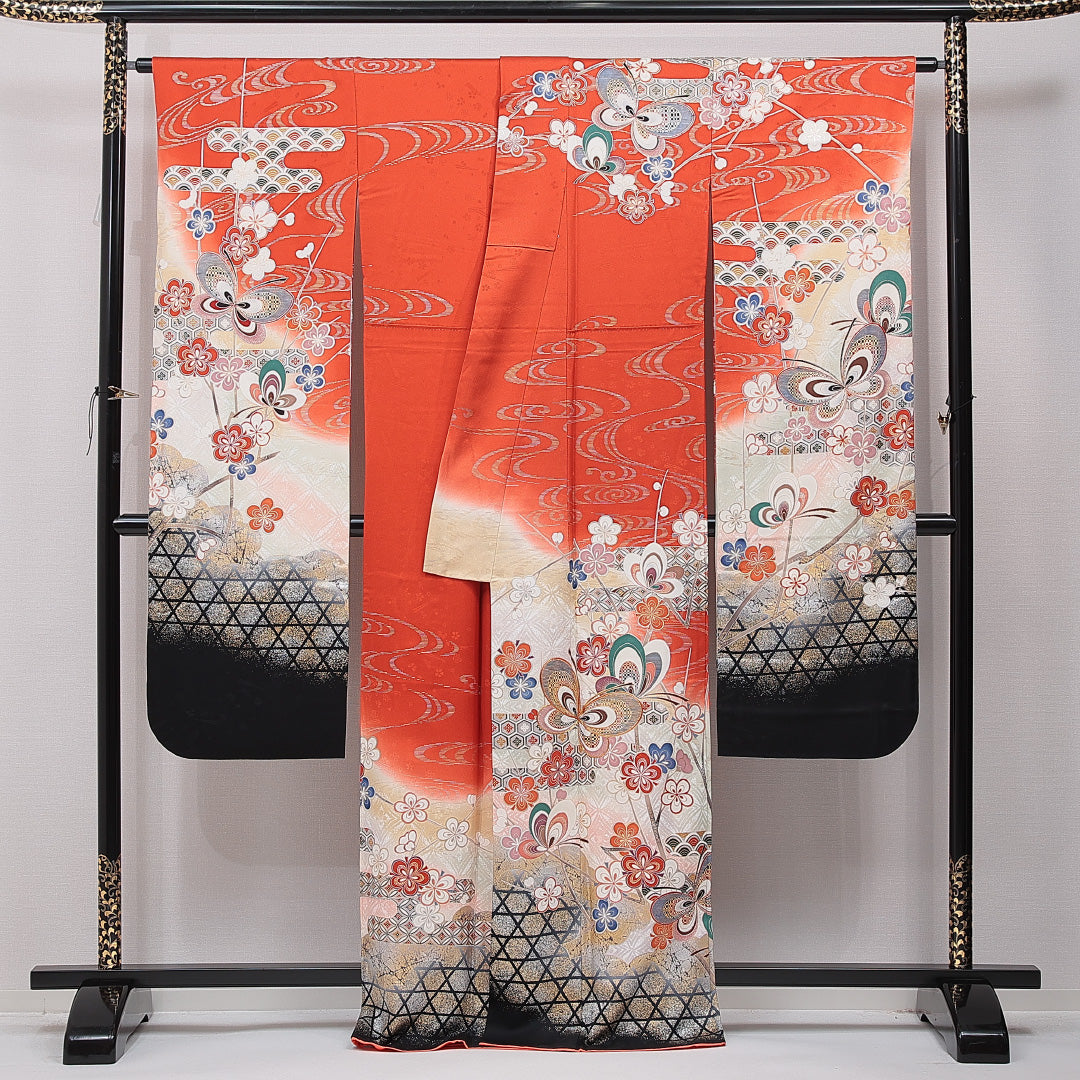 振袖 袷 身丈165cm 裄丈66cm 正絹 Sランク フォーマル 広衿 XLサイズ 蝶 亀甲 菊 朱系 RP 1215-06993
