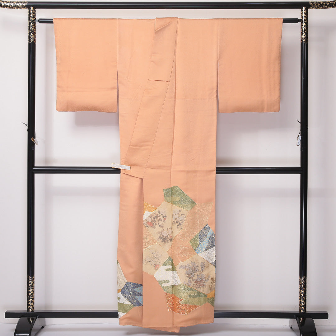 色留袖 袷 身丈156cm 裄丈62cm 正絹 Aランク 一つ紋 (丸に違い鷹の羽) セミフォーマル 広衿 Mサイズ 金彩 金箔 裂取り 朱系 RP 1214-06510