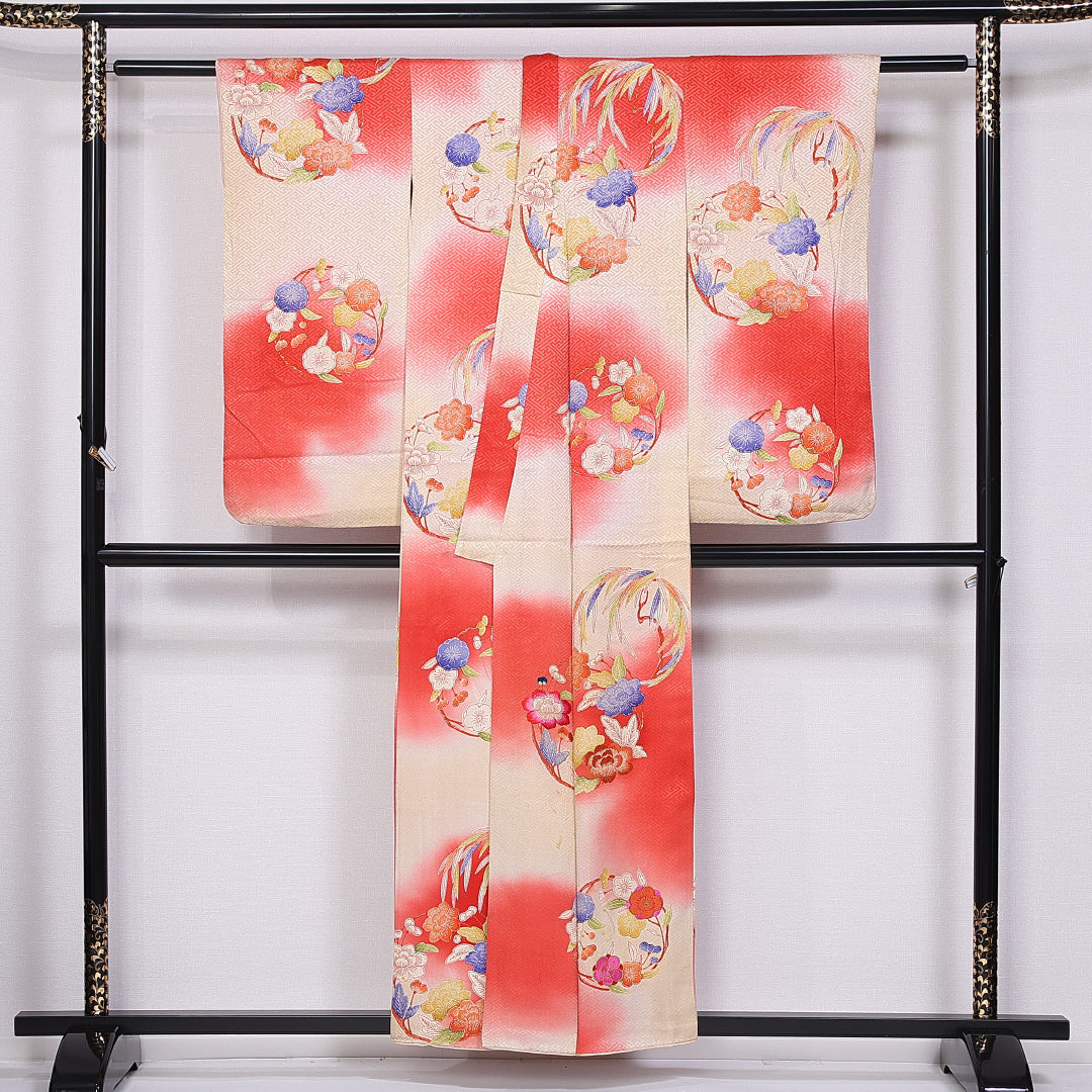 アンティーク 小振袖 袷 身丈154cm 裄丈57cm 正絹 Aランク 広衿 Sサイズ 梅 笹 牡丹 赤系 RP 1216-06670