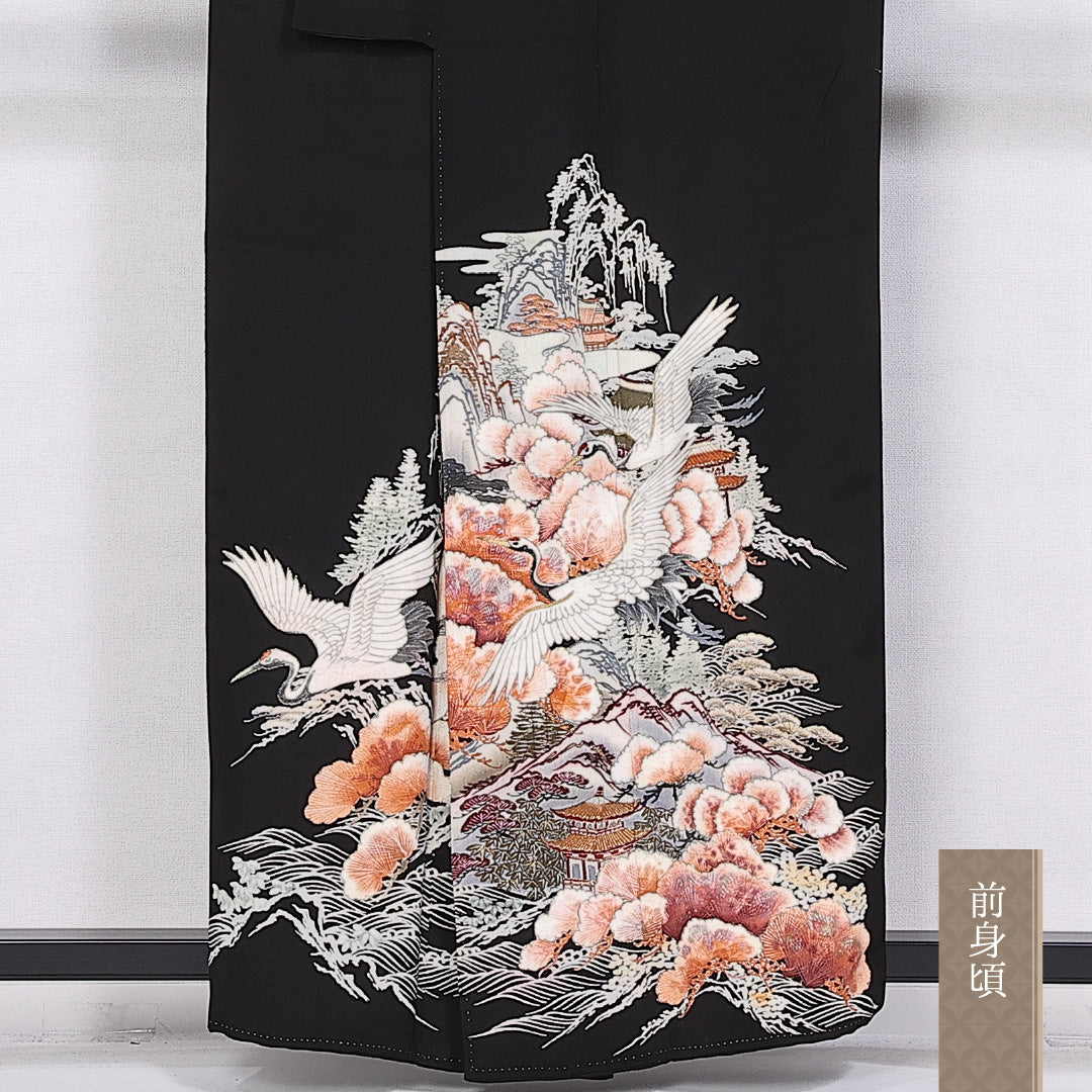 黒留袖 袷 身丈153cm 裄丈61cm 正絹 Aランク 五つ紋 (丸に五三桐) フォーマル 広衿 Sサイズ 刺繍 鶴 楼閣 黒系 RP 1213-06569