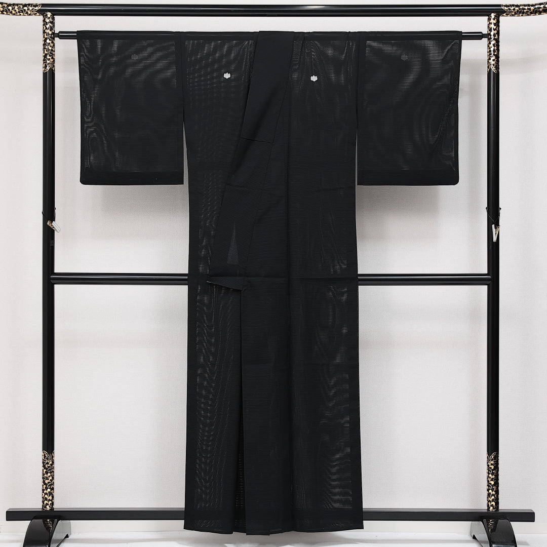 夏物 黒紋付 絽 身丈155cm 裄丈63cm 正絹 Sランク 五つ紋 (五三桐) 弔事用 広衿 Mサイズ 黒系 RP 1230-06876