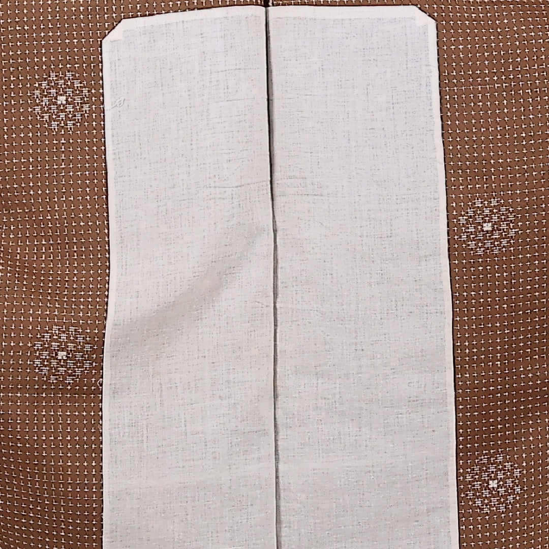 アンティーク 紬 単衣 身丈151cm 裄丈64cm 正絹 Bランク バチ衿 Sサイズ 居敷当て 肩当て 十字絣 茶系 RP 1223-17341