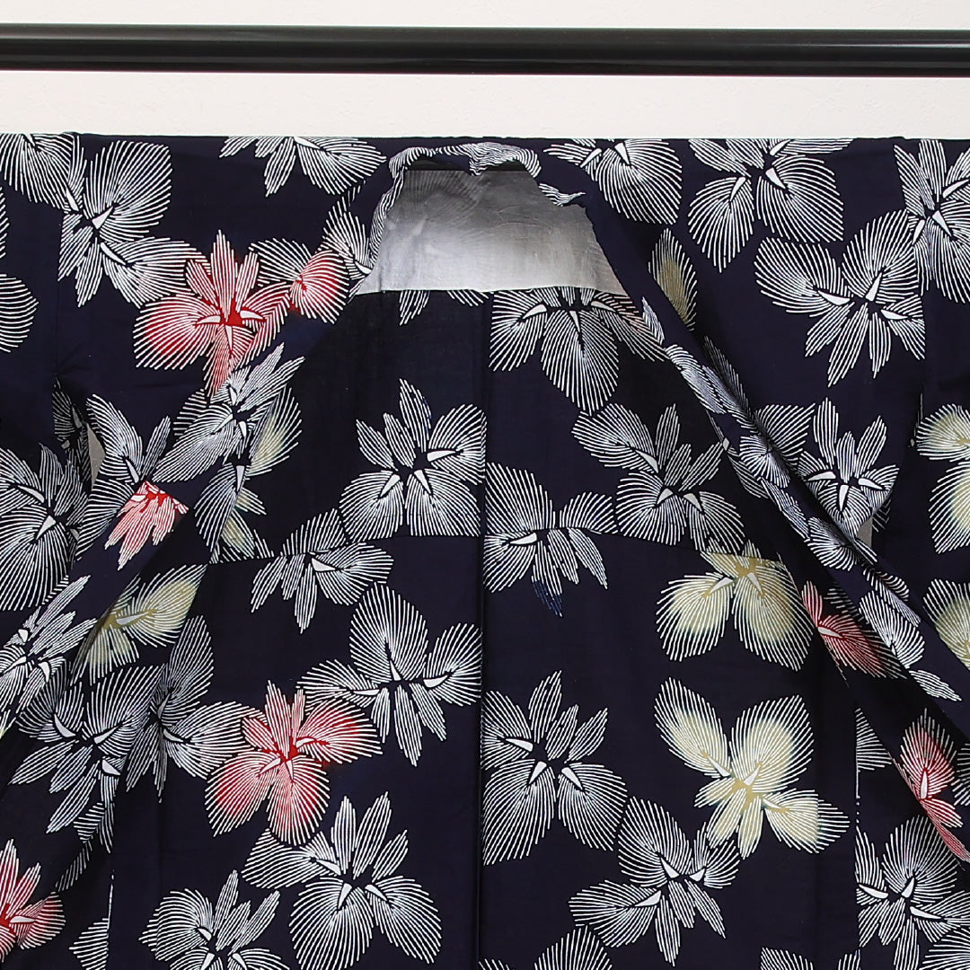 洗える着物 木綿の浴衣 単衣 身丈154cm 裄丈67cm 木綿 Sランク カジュアル バチ衿 XSサイズ 肩当て 菖蒲 紺系 RP 1225-17332
