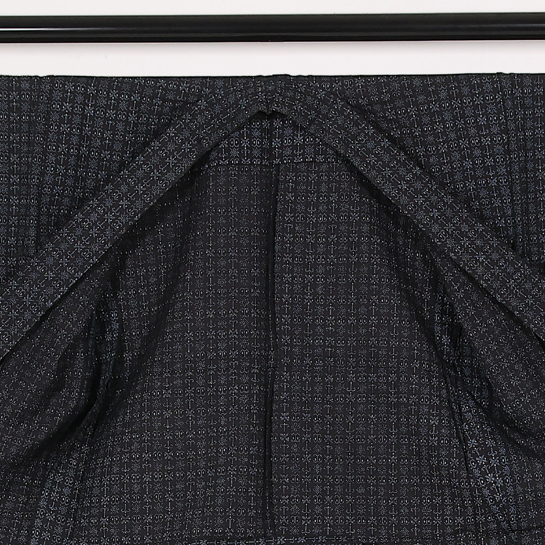 夏物 洗える着物 麻の紬 身丈145cm 裄丈62cm 麻 Aランク カジュアル バチ衿 Mサイズ アラベスク文様 ちぢみ 紺系 RP 1223-17497