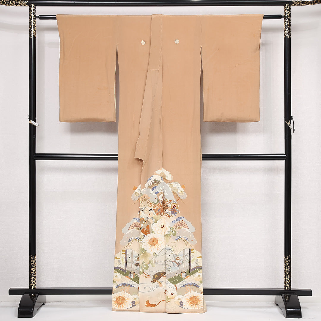 色留袖 袷 身丈162cm 裄丈63cm 正絹 Dランク 五つ紋 (揚羽蝶) フォーマル バチ衿 Lサイズ 菊 松 ベージュ系 GP 1214-06853
